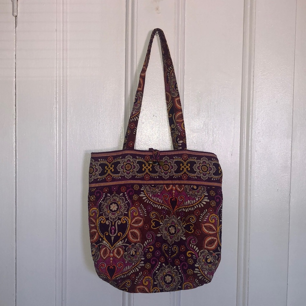Vera Bradley tote bag.